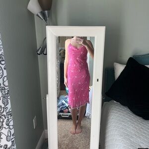 Betsey johnson vintage pink midi dress 
So gorgeous 
Carrie Bradshaw vibes